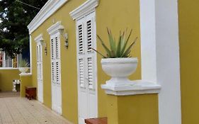 Historic Building The Palm Backyard Studio-Apartment Willemstad, Curacao Feel Home Away From Home