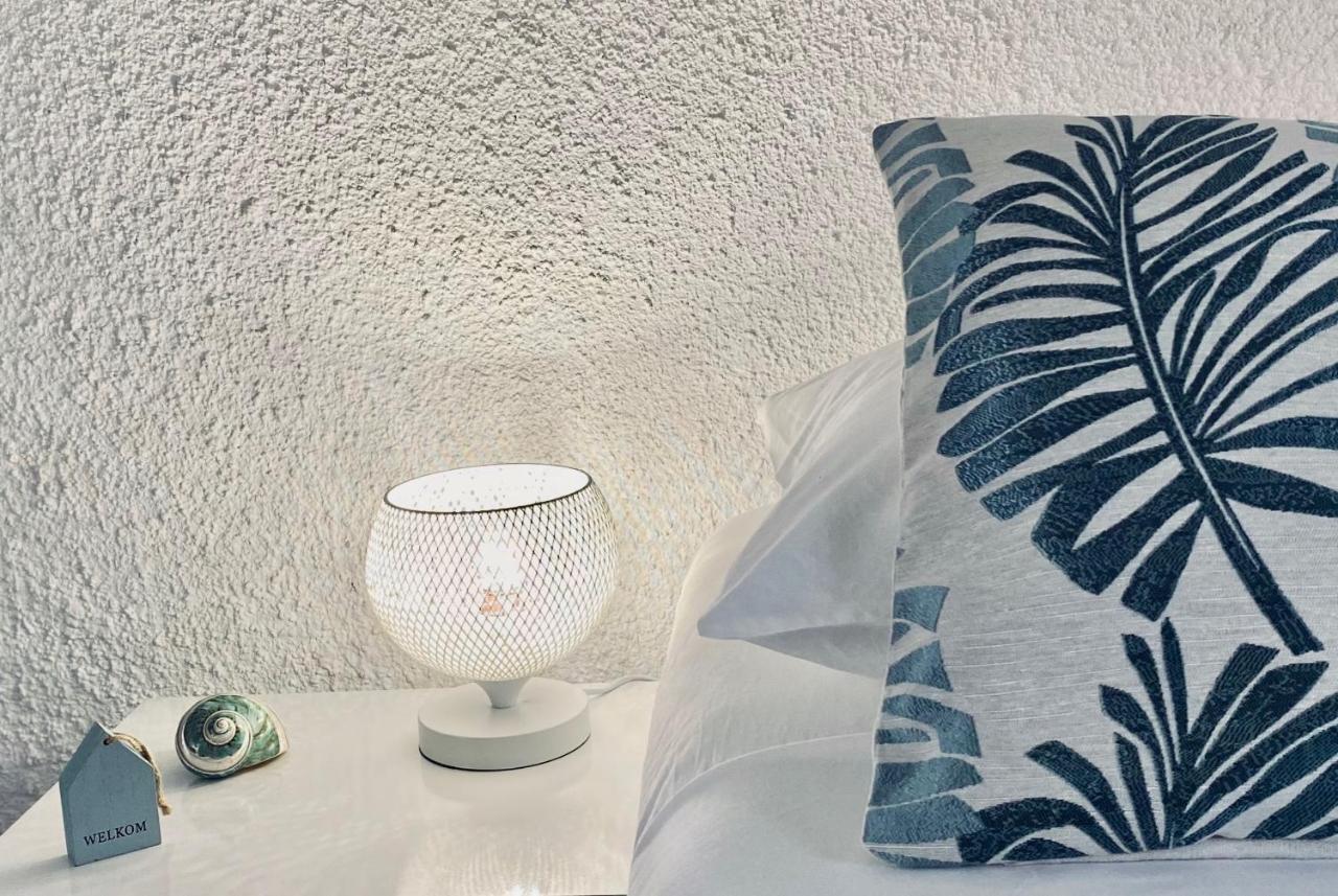 Historic Building The Palm Backyard Studio-Apartment Willemstad, Curacao Feel Home Away From Home Buitenkant foto